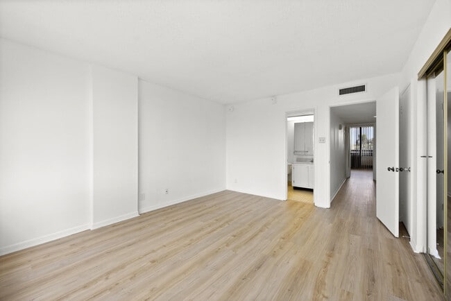 Building Photo - 1401 S Federal Hwy