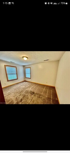Building Photo - 2919 Cliftmont Ave NE