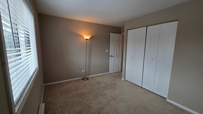 Building Photo - 627 S Virginia Rd