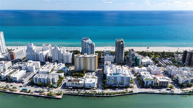 Building Photo - 237 38th St