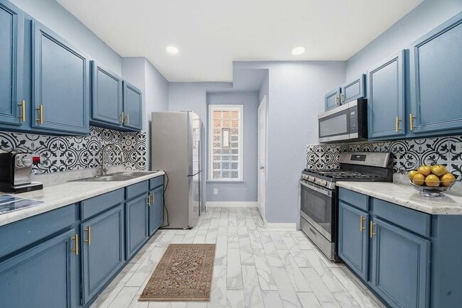 Building Photo - 8824 S Wabash Ave