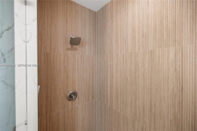 Building Photo - 320 NE 88th St