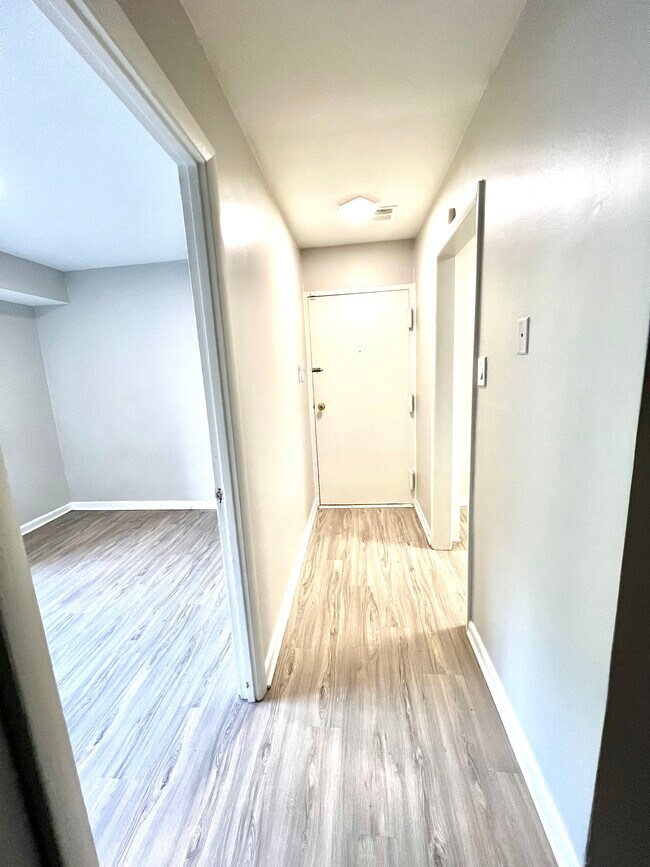 Building Photo - 10528 Cross Fox Ln