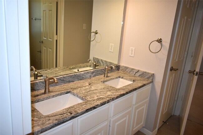 Building Photo - 5302 Fairwick Ct