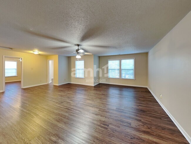 Building Photo - 5631 Hammermill Dr