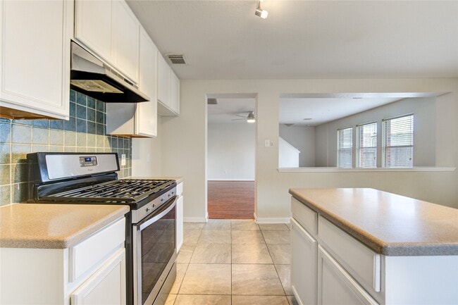 Building Photo - 15518 Miller House Ln