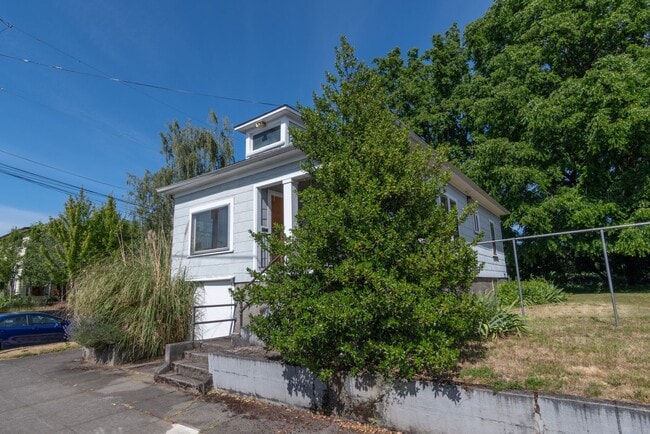 Building Photo - 5534 N Missouri Ave