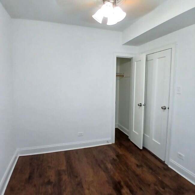 Building Photo - 4876 W Armitage Ave