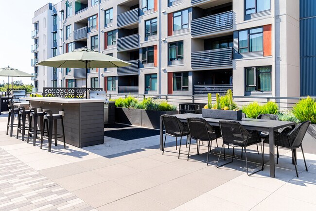 Building Photo - 3560 Rambla Pl