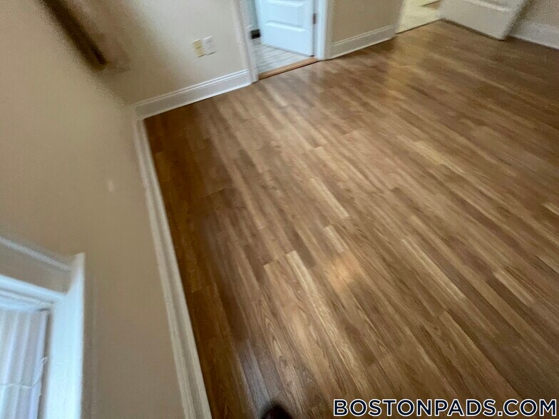 Building Photo - 53 Ashford St