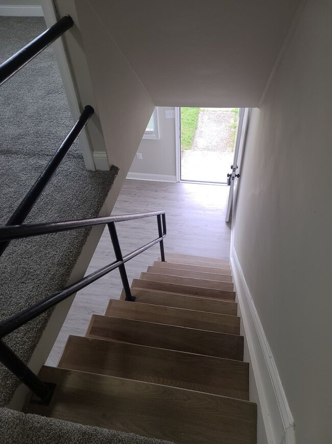 Building Photo - Newly Renovated Townhome Coming Soon!