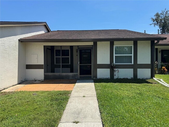 Primary Photo - 2928 Bancroft Cir E