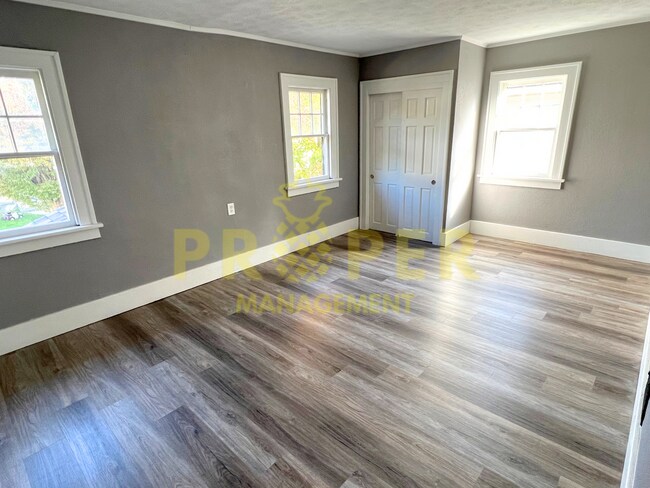Building Photo - 4 bedroom, 2 bathrooms house for rent