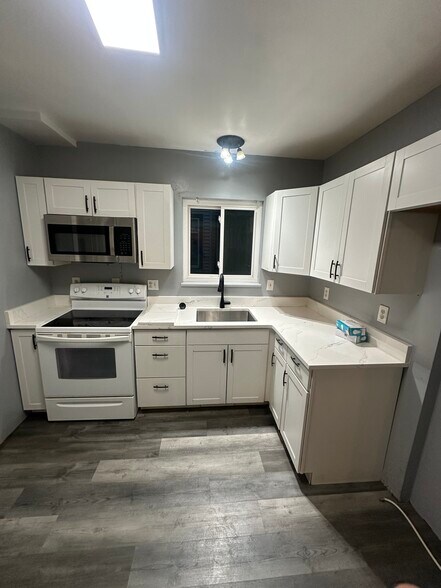 Building Photo - 1504 8th St