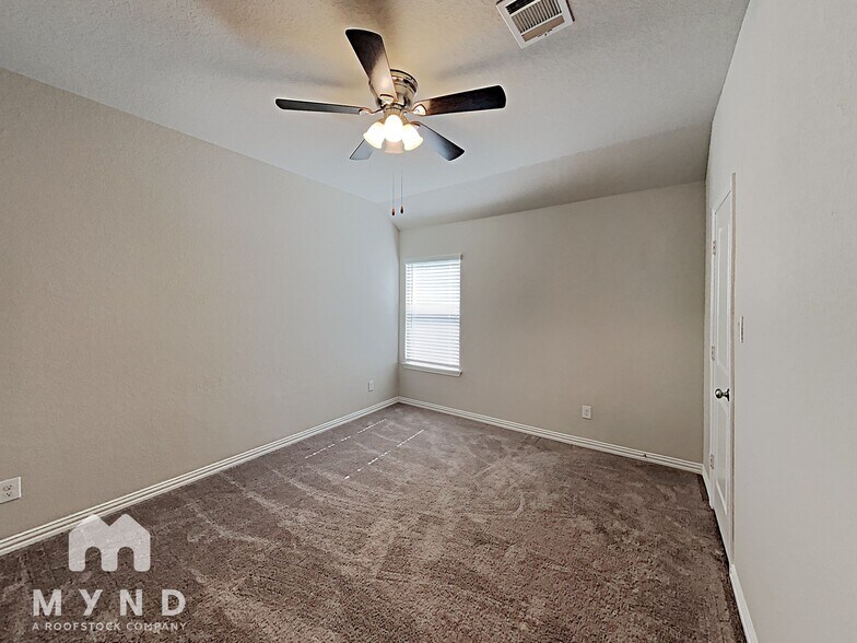 Building Photo - 15003 Gelding Hts