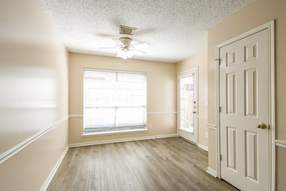 Building Photo - 7131 Maple Walk Dr