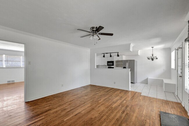 Building Photo - 6609 Walnut Hill Ln