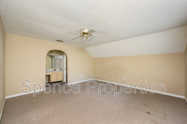 Building Photo - 4863 Kensington Ln