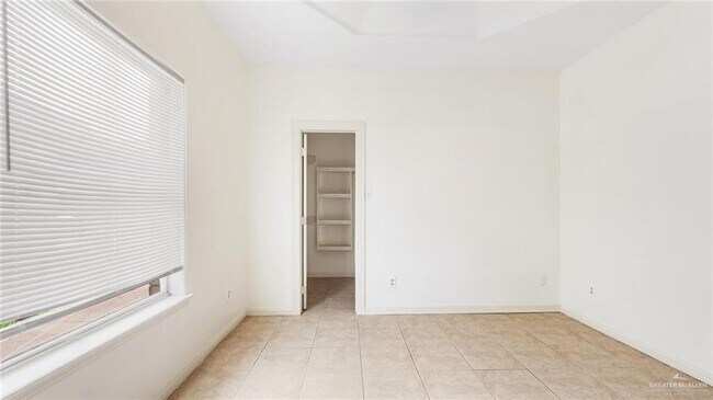 Building Photo - 2013 Agua Fina Ave
