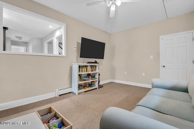 Building Photo - 305 Hudson Dr