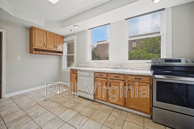 Building Photo - 2101 Hampton Blvd