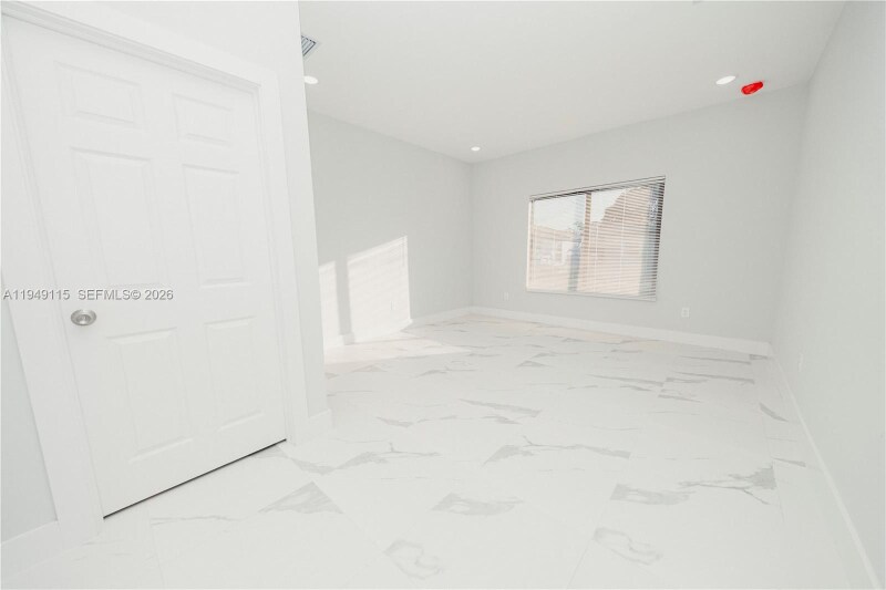 Building Photo - 820 Dr B J McCormick Ave