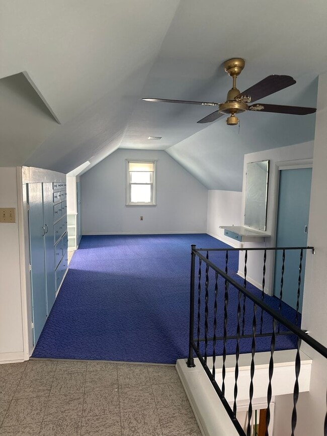 Building Photo - 1539 Byron Ave