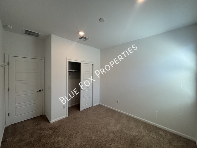 Building Photo - 7095 W Jadewood Ln