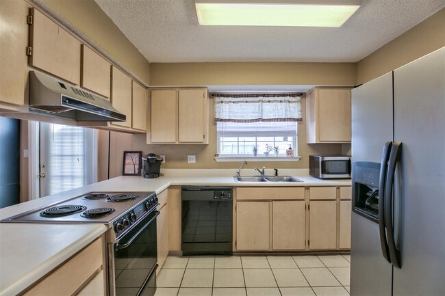 Building Photo - 2506 Golden Park Ln