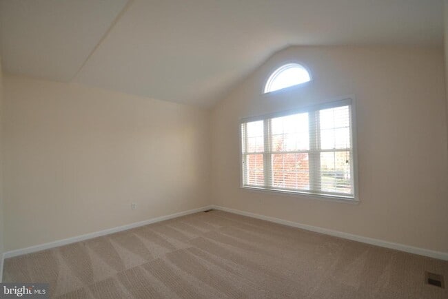 Building Photo - 105 Bolton Ct