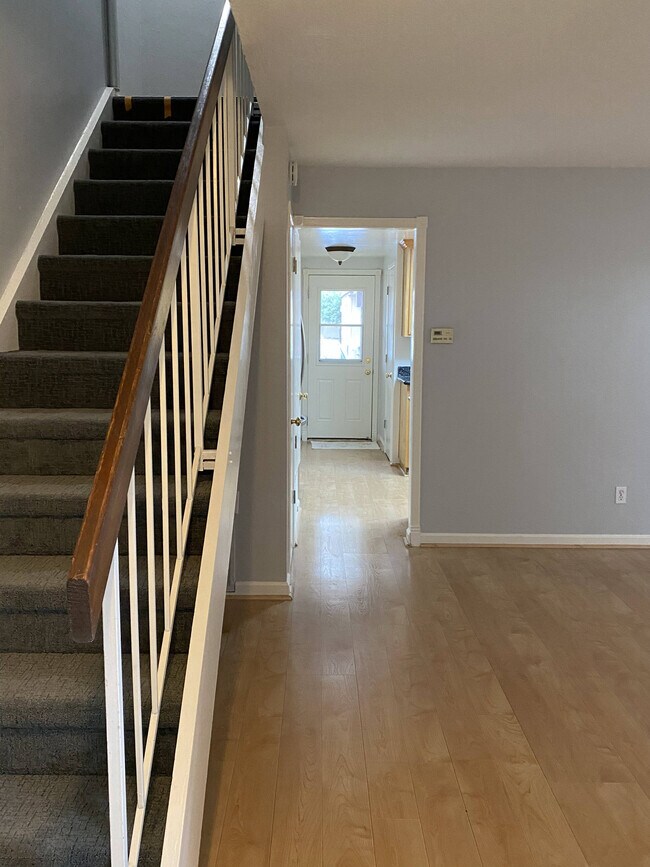 Building Photo - 4971 Ponderosa Ter