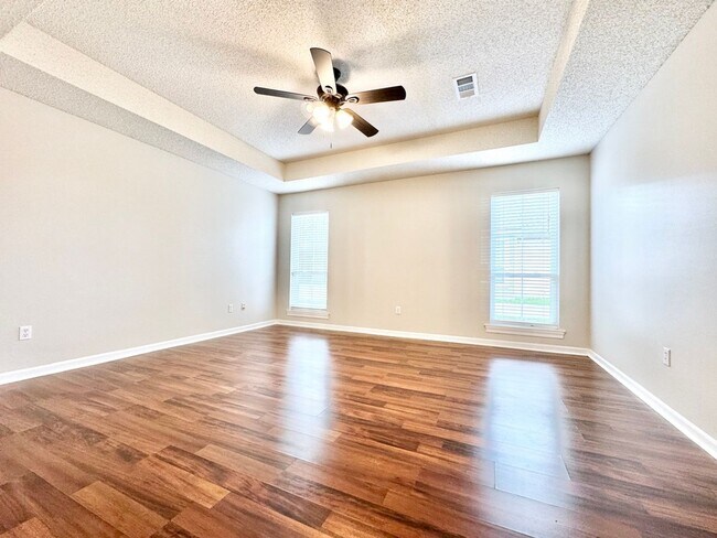 Building Photo - Serene 3BR Home in Peaceful Azalea Lakes