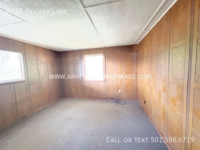 Building Photo - 611 W Trickey Ln