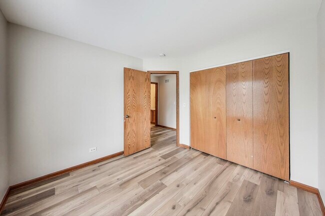 Building Photo - 2710 Glenwood Ct