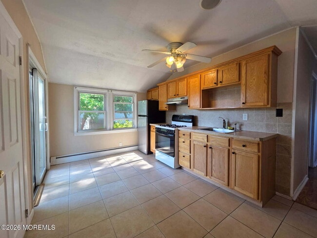 Building Photo - 43 Shoreland Terrace