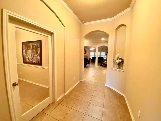Building Photo - 28251 Chalet Park Dr