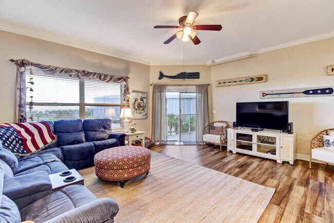 Primary Photo - 403 Tarpon Ave