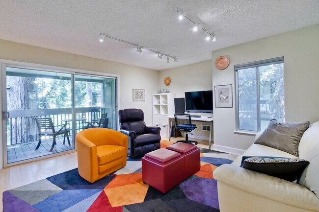 Building Photo - Fully Furnished Condo near Downtown Mountain View & Stevens Creek Trail