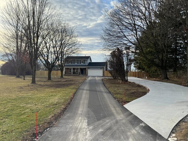 Building Photo - 8106 Warner Rd