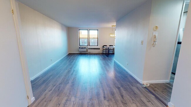 Building Photo - 35-20 Leverich St