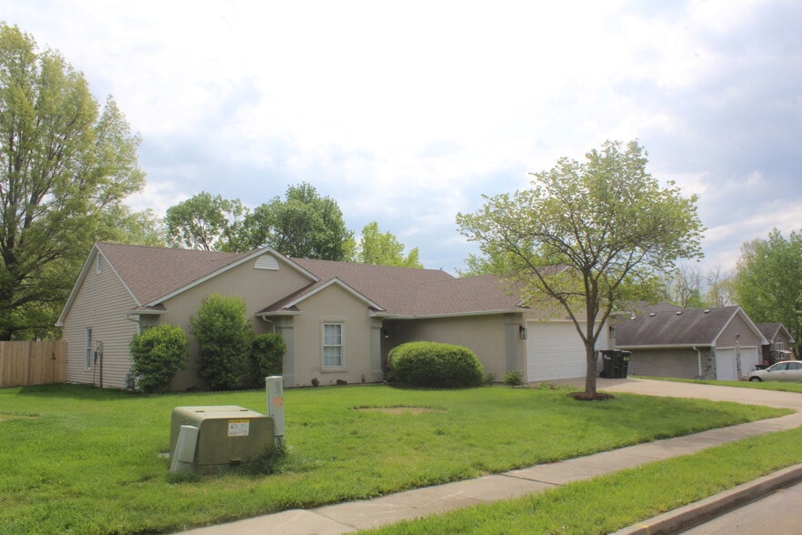 Building Photo - 3700 Falmouth Dr