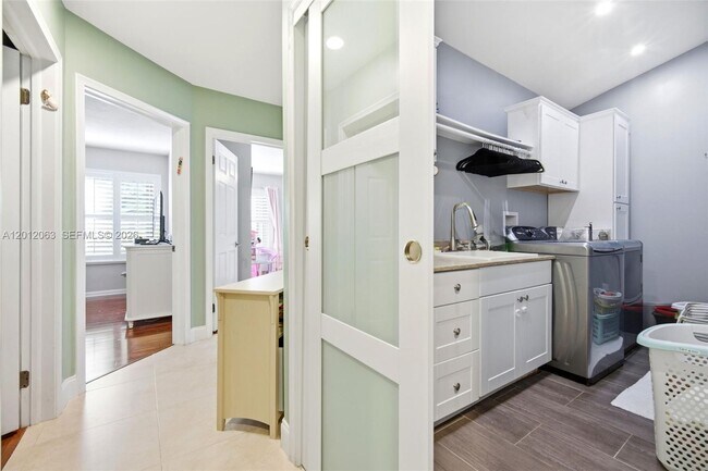 Building Photo - 11703 Sunfish Way