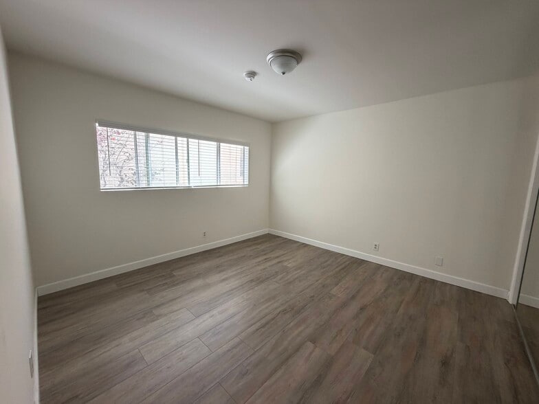 Building Photo - 4358 Mammoth Ave