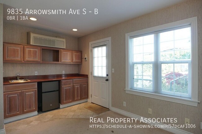 Building Photo - 9835 Arrowsmith Ave S