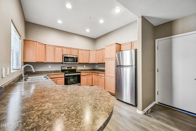 Building Photo - 8053 W Waltann Ln