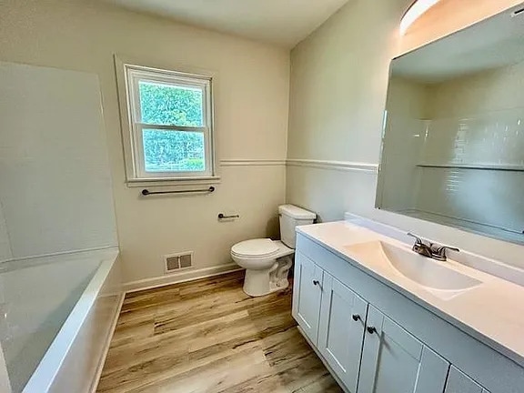 Building Photo - Charming 3-Bedroom Brick Front Ranch, perf...