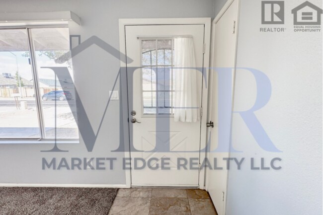 Building Photo - 3Bed/2Bath Home at Olive Ave/103rd Ave! Ready for Immediate Move-In! -- RV GATE! NO HOA!