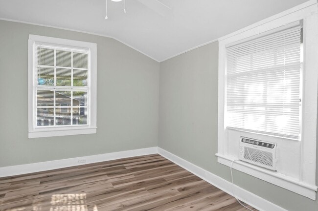Building Photo - Beautiful historic home for rent in The Av...