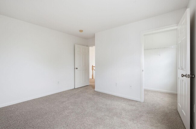 Building Photo - 20 Houser Dr