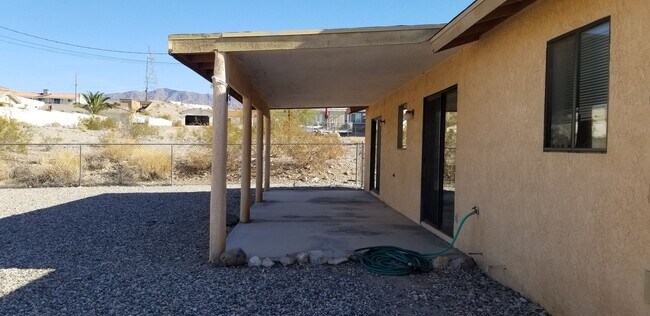 Building Photo - 3181 Sombrero Dr